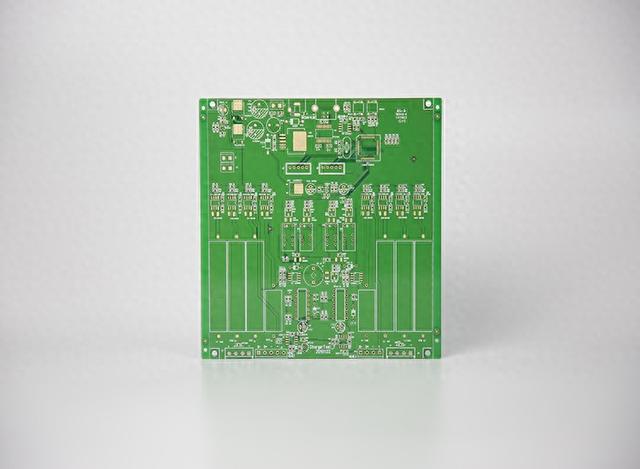 PCB多层线路板在制造工艺上的优势-1.jpg